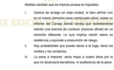 Rosario Robles tiene los medios y contactos para darse a la fuga, afirmó juez