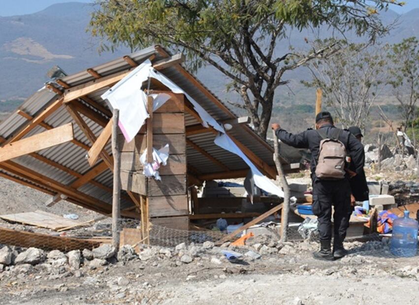 Detienen a 28 en desalojo de predio en Chiapas