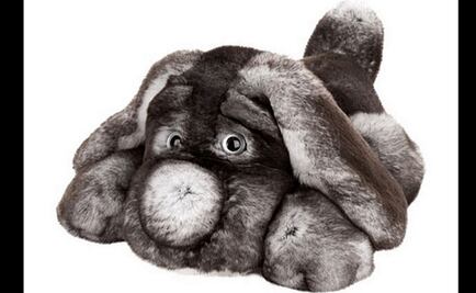 Fabrican muñecos de peluche con pieles de conejo