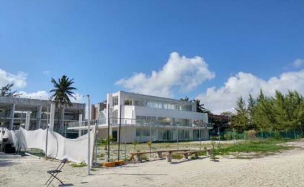 Remató Borge terrenos del CREA en Cancún