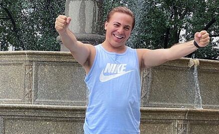 Cristian Castro luce rejuvenecido y con unos kilos menos