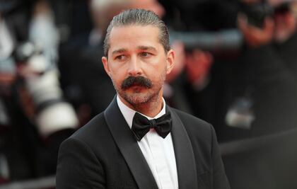 Shia LaBeouf recibe libertad condicional tras declararse culpable de golpear a personas en un bar