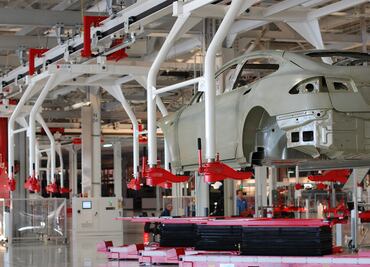 Tesla despide a empleado que intentó sabotear sus operaciones internamente