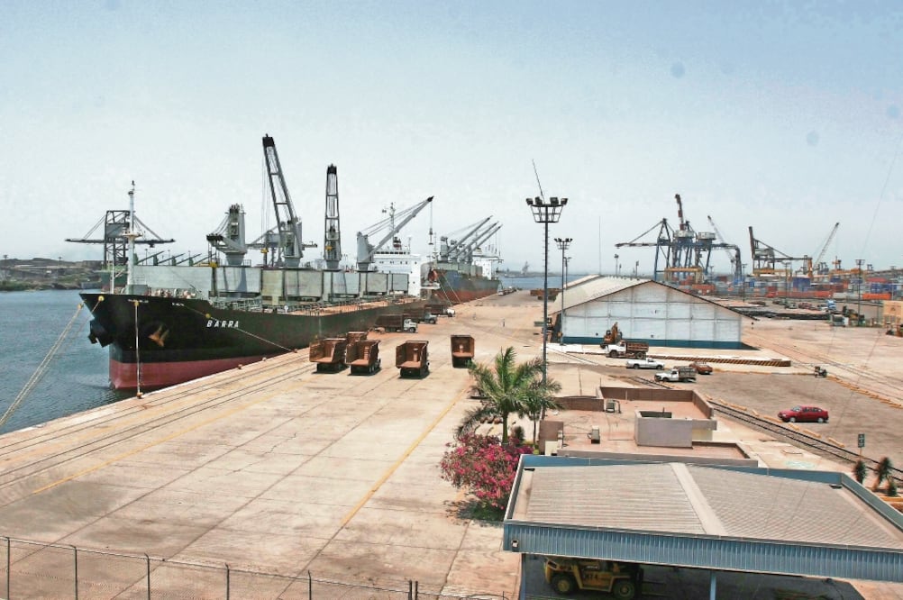 Objetivos. De acuerdo con la SCT, al inicio del sexenio se determinó la meta de duplicar la capacidad instalada de las terminales portuarias. (ARCHIVO EL UNIVERSAL)