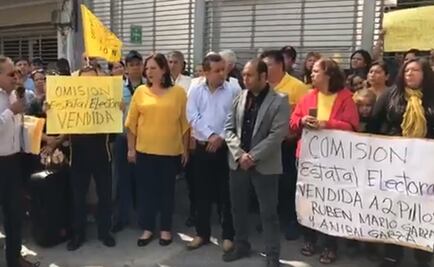 Perredistas de NL protestan contra Comisión Estatal Electoral y CEN del partido