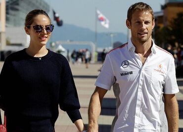 Lanzan gas somnífero a piloto de F1 para robarle