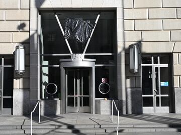 Elon Musk informa que edificio de la USAID está ocupado por Patrulla Fronteriza; empleados acuden a tribunales