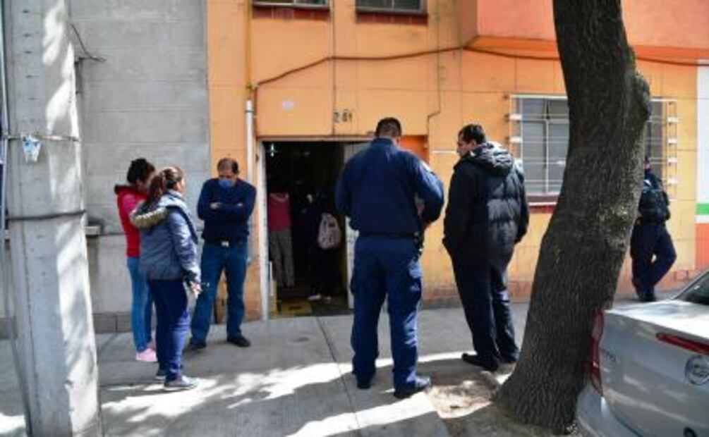 Hallan vecinos cadáver de ex militar en Santa María la Ribera