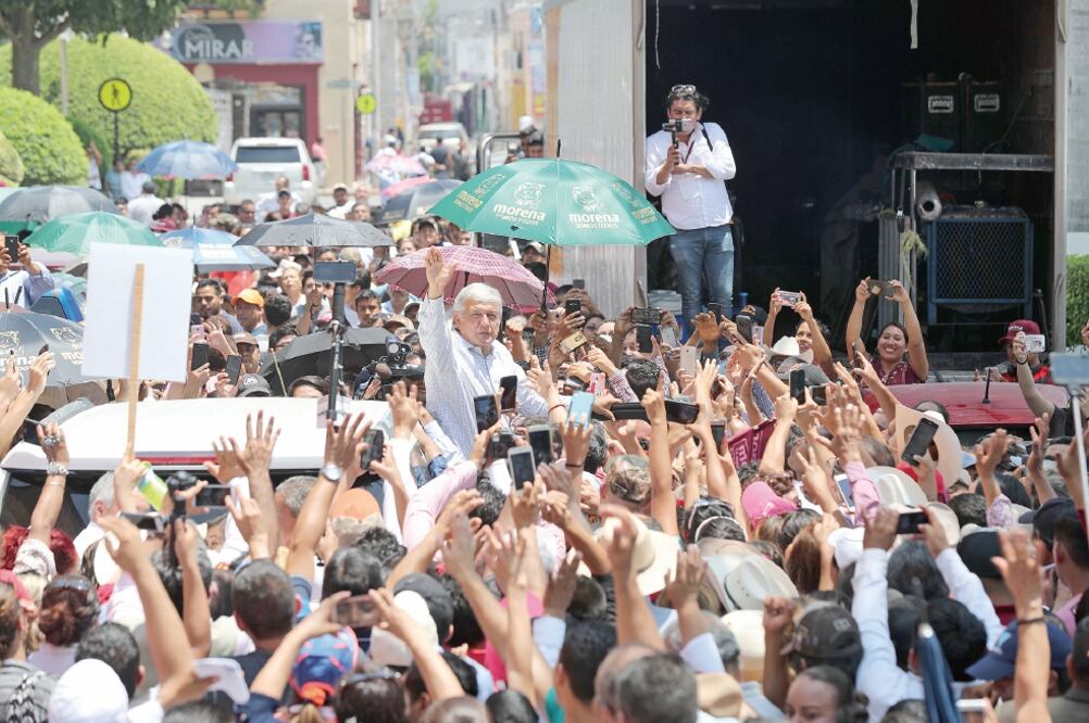 Durante el mitin que se llevó a cabo en la ciudad de Ríoverde, San Luis Potosí, recibió apoyo de la sección minera 222 del estado (VALENTE ROSAS. EL UNIVERSAL)