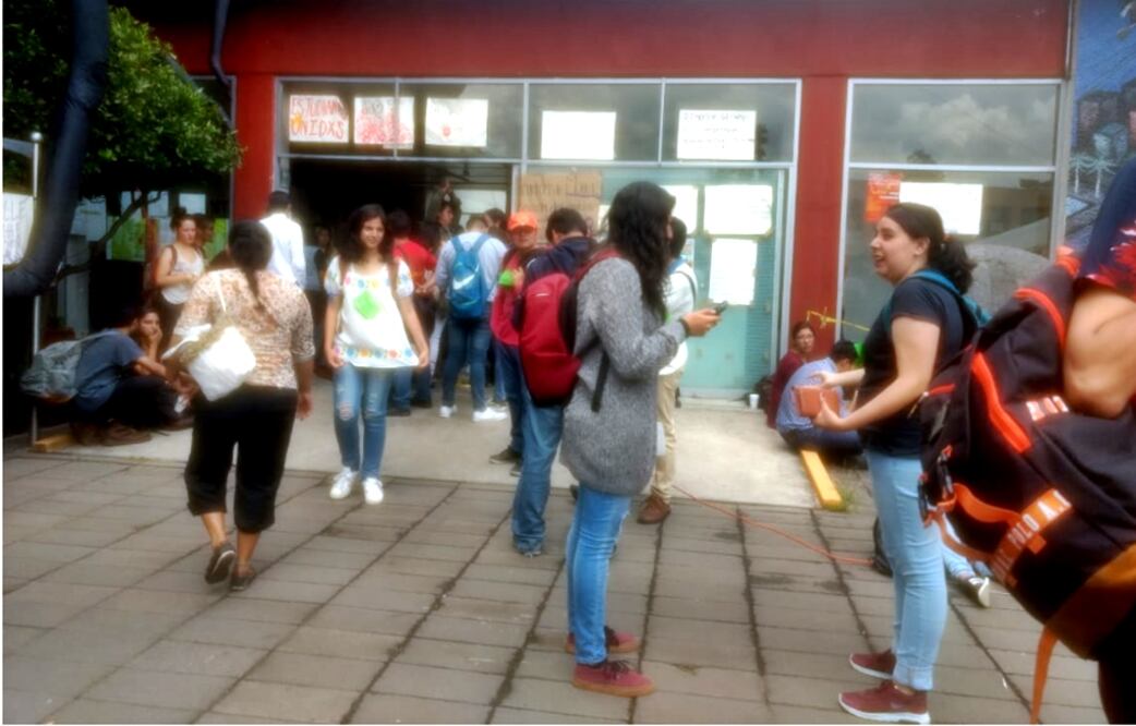 Con un retraso de dos horas inició la segunda reunión de la Asamblea Interuniversitaria en la Escuela Nacional de Antropología e Historia. Foto: Especial