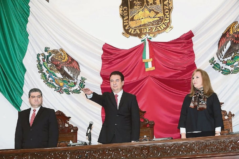 Líder parlamentario. Jaime Bueno Zertuche tomó protesta como presidente de la Mesa Directiva para el periodo de instalación. (FRANCISO RODRÍGUEZ. EL UNIVERSAL)