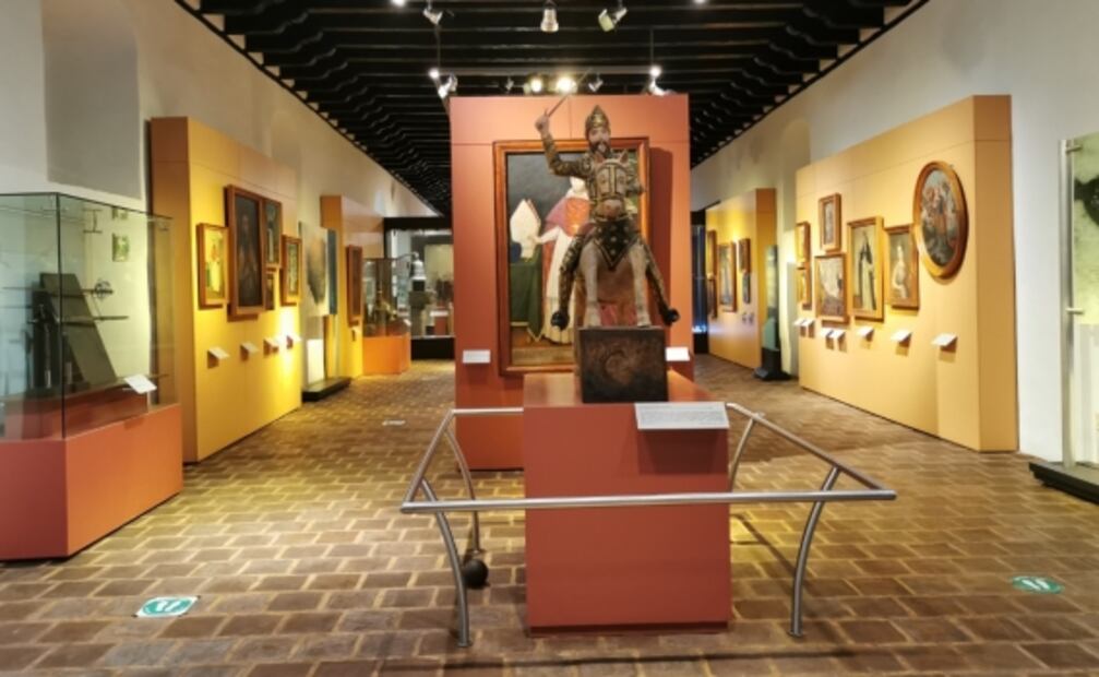 Tras 35 años de restauración, regresan pinturas al óleo al ayuntamiento de San Cristóbal de las Casas