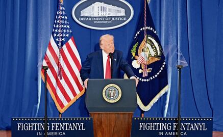 Juez frena deportaciones bajo Ley de Enemigos Extranjeros invocada por Trump; impide expulsar a migrantes 