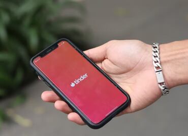 Tus papás ya podrán elegir a tu siguiente pareja con la nueva herramienta de Tinder