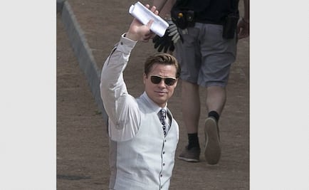 Brad Pitt rescata a una niña entre la multitud 