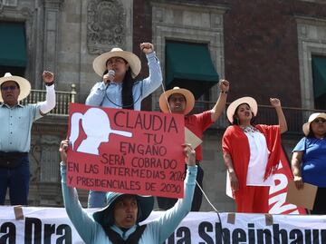 CNTE anuncia "receso" al levantar su plantón en el Zócalo; "Nos vamos, pero regresaremos con más fuerza"