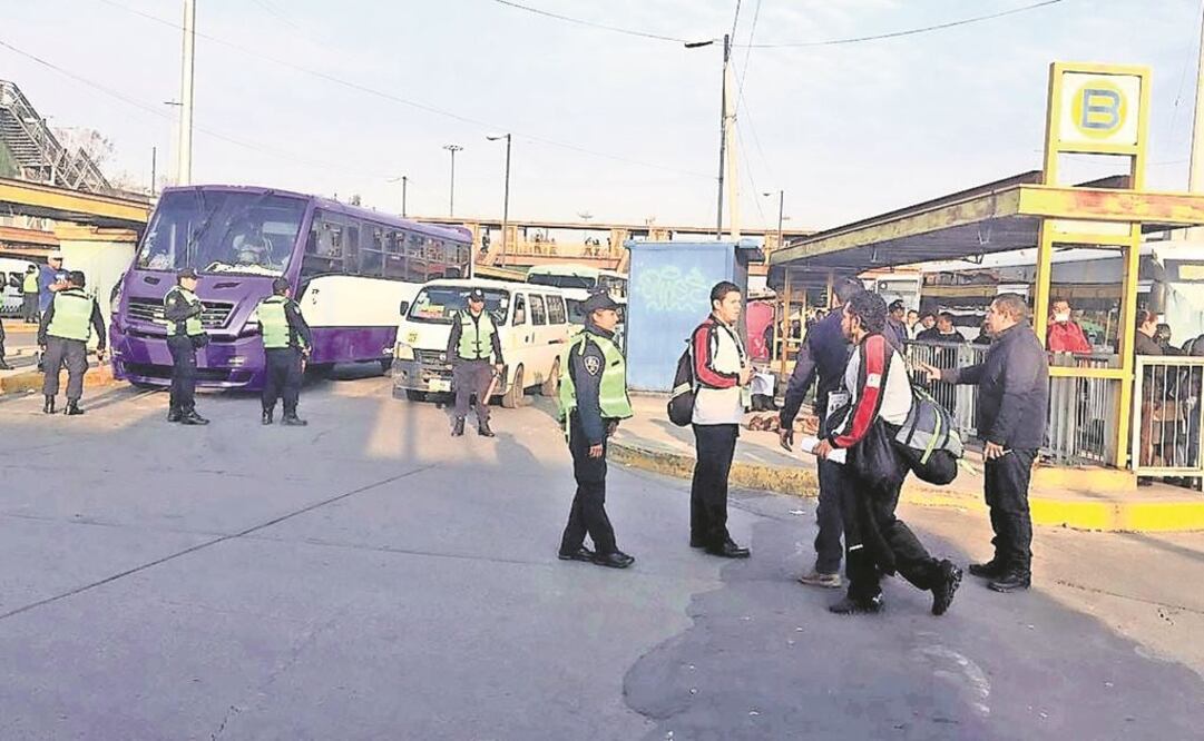 Muere mujer al ser atropellada por chofer de microbús en paradero de Indios Verdes