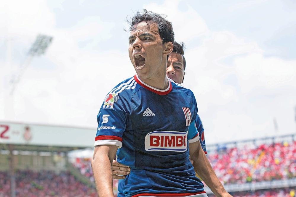 Omar Bravo (6 tantos) es el máximo goleador rojiblanco en el Apertura 2015 (IMAGO7)