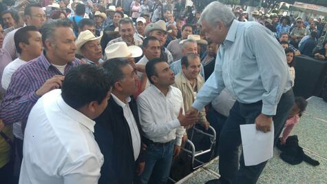 AMLO pide en Michoacán liberación de Mireles