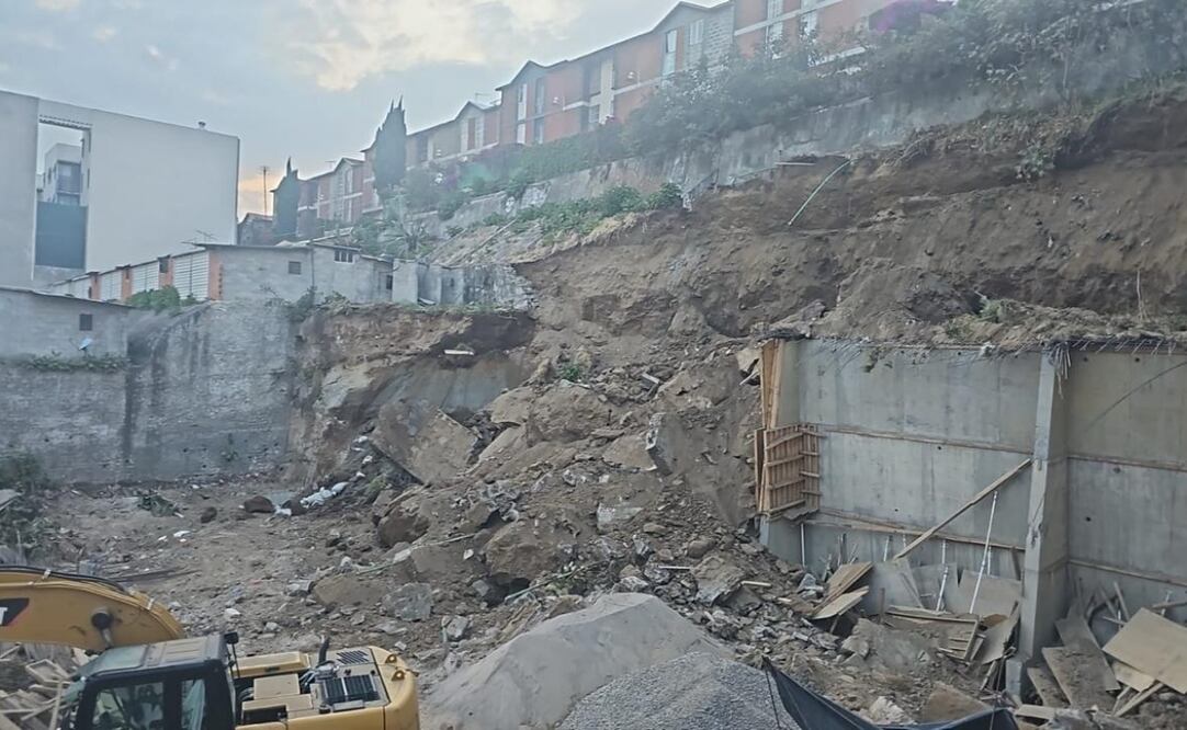 Se registro un desprendimiento de talud en la alcaldía Álvaro Obregón, no hay lesionados. Foto: Especial
