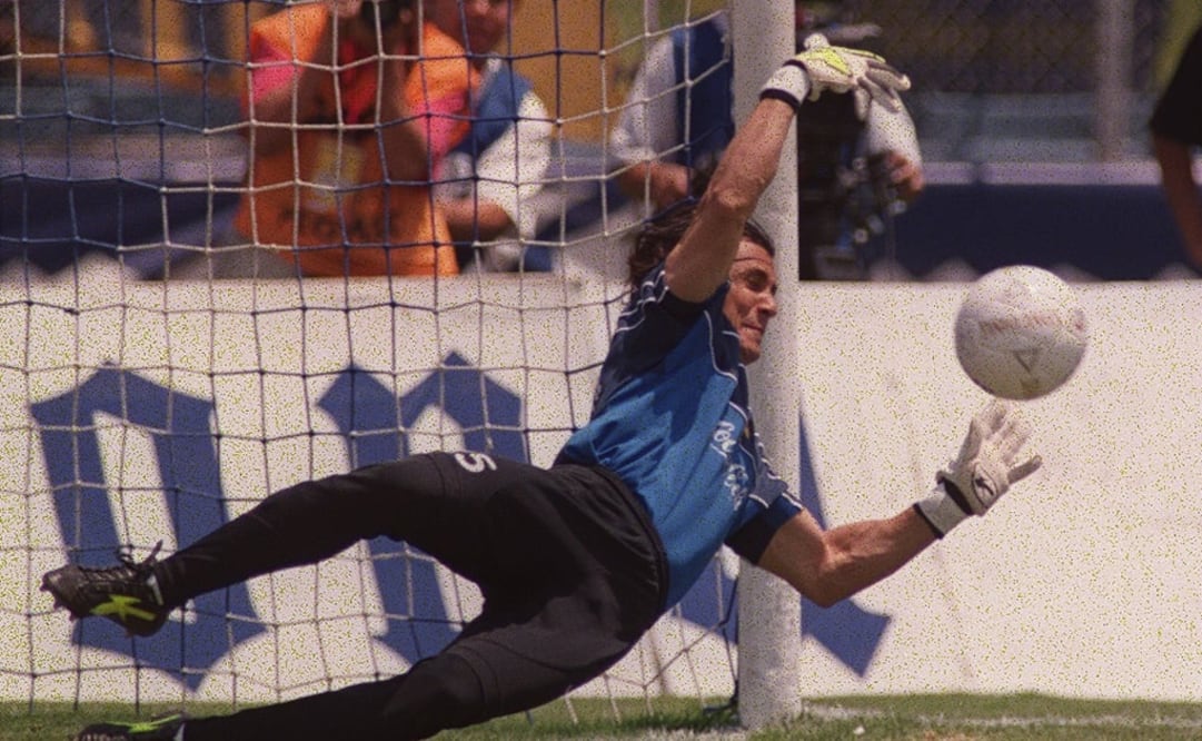 Adolfo Ríos se retiró con la camiseta del América. Archivo El Universal