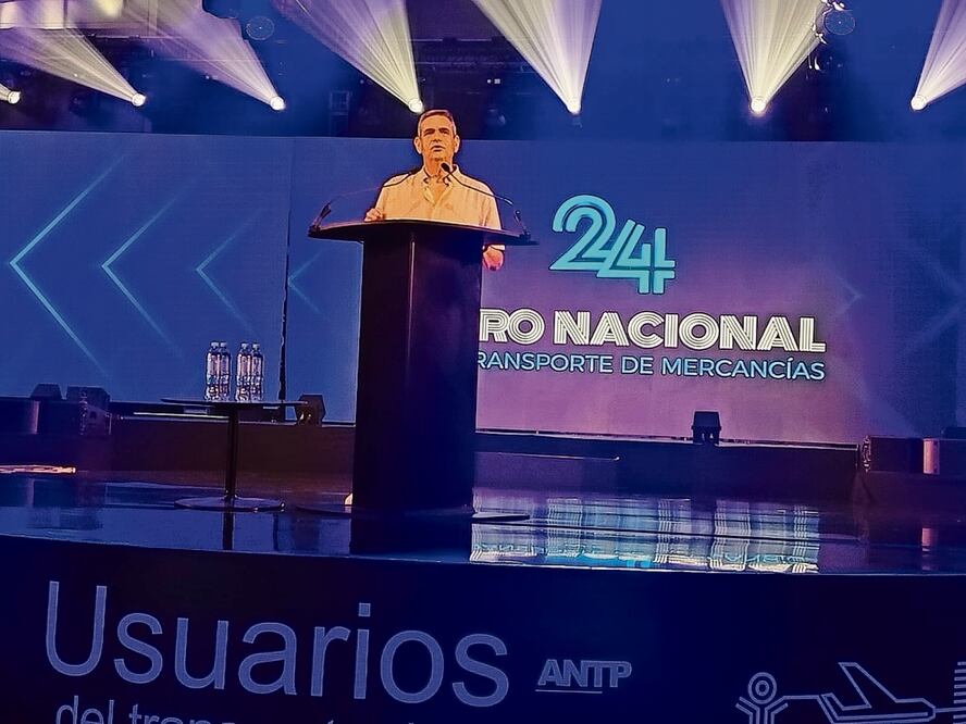 Alex Theissen, presidente de la Asociación Nacional de Transporte Privado (ANTP), señaló que en la actualidad México se encuentra ante una nueva oportunidad por la relocalización de empresas. Foto: de Everardo Martínez. El Universal