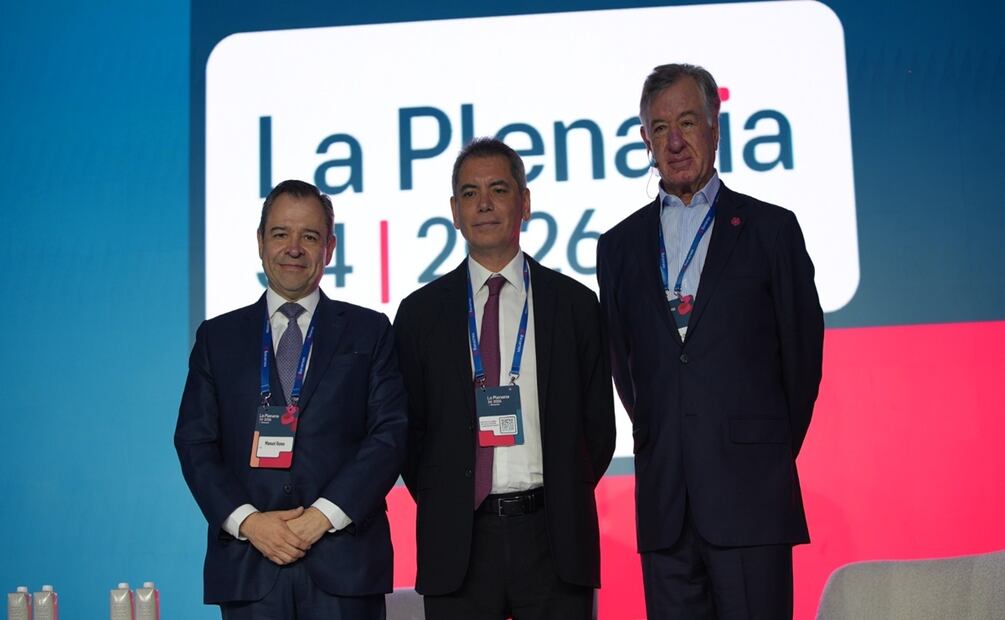 El empresario Fernando Chico Pardo reconoció al secretario de Hacienda, Édgar Amador Zamora, el apoyo que ha recibido por parte de las autoridades financieras para la adquisición de Banamex. Foto: Cortesía