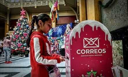 FOTOS: Niños acuden al Palacio de los deseos a depositar su carta para los Reyes Magos