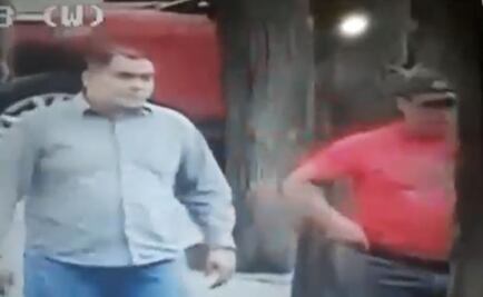 A plena luz del día, captan robo de camioneta en Azcapotzalco