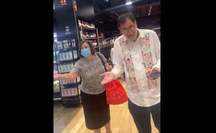 Increpan a Fernández Noroña por comprar en City Market y así responde en redes