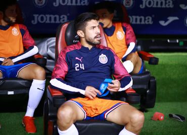 Oribe Peralta, apenado por no responder todavía en Chivas