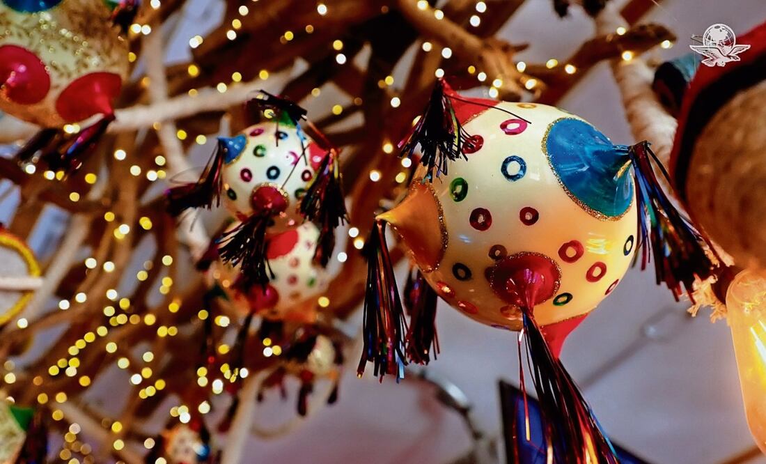 En Chignahuapan se ubican varios talleres familiares donde se fabrican las bonitas esferas que adornan las casas. Foto: Paola Reyes / EL UNIVERSAL