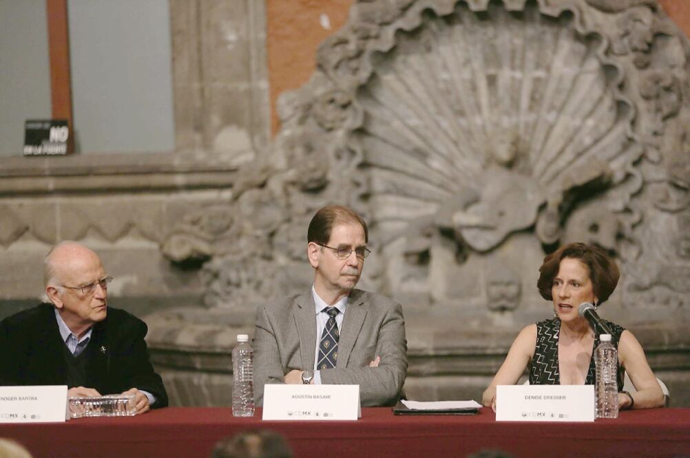 Agustín Basave (PRD) estuvo acompañado por la analista Denise Dresser durante la presentación de su libro 'La Cuarta Socialdemocracia' (Especial)