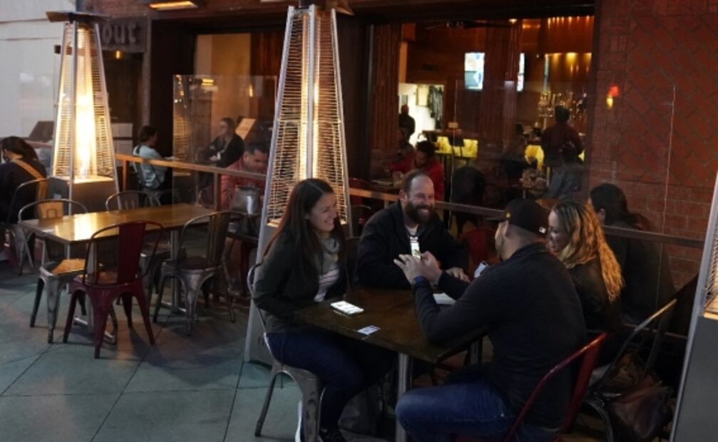 Espacios cerrados frente a Covid-19, más peligrosos de lo que se pensaba: estudio