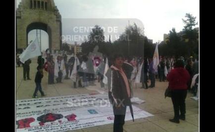 Manifestantes avanzan sobre avenida Juárez