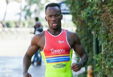 Serruchan pierna a triatleta sudafricano