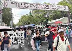 Estudiantes del IPN bloquean Circuito Interior en ambos sentidos frente al Casco de Santo Tomás; exigen mesa de diálogo