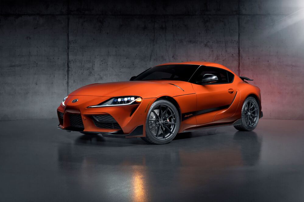 El Toyota supra llega con transmisión manual a México.
