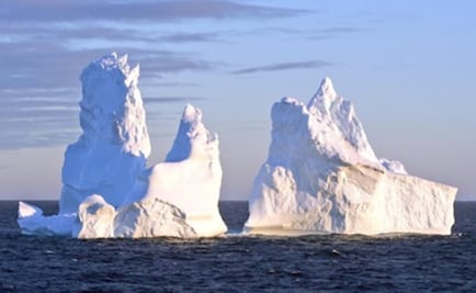 Emiratos planea remolcar icebergs para cambiar su clima