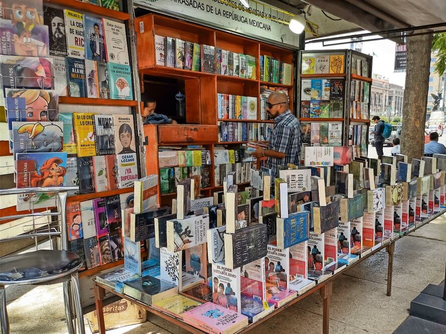 De acuerdo con la  última encuesta del Inegi, en la última década cayó 14.6% la población lectora en México. Foto: Archivo El Universal