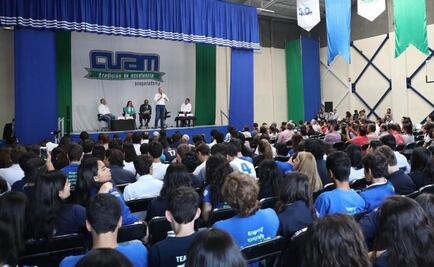 Gayosso se compromete a brindar apoyo a jóvenes universitarios para crear sus empresas