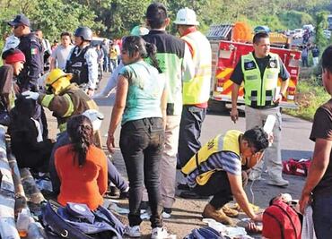 One migrant dead and 81 injured in road accident in southern Mexico
