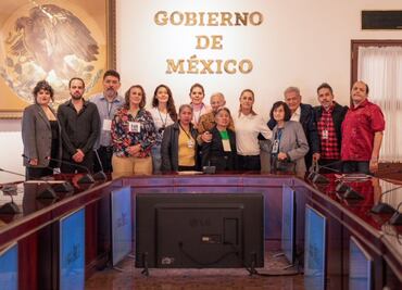 Sheinbaum recibe a familiares de desaparecidos en la "Guerra Sucia"; "trabajamos todos los días por la verdad", asegura