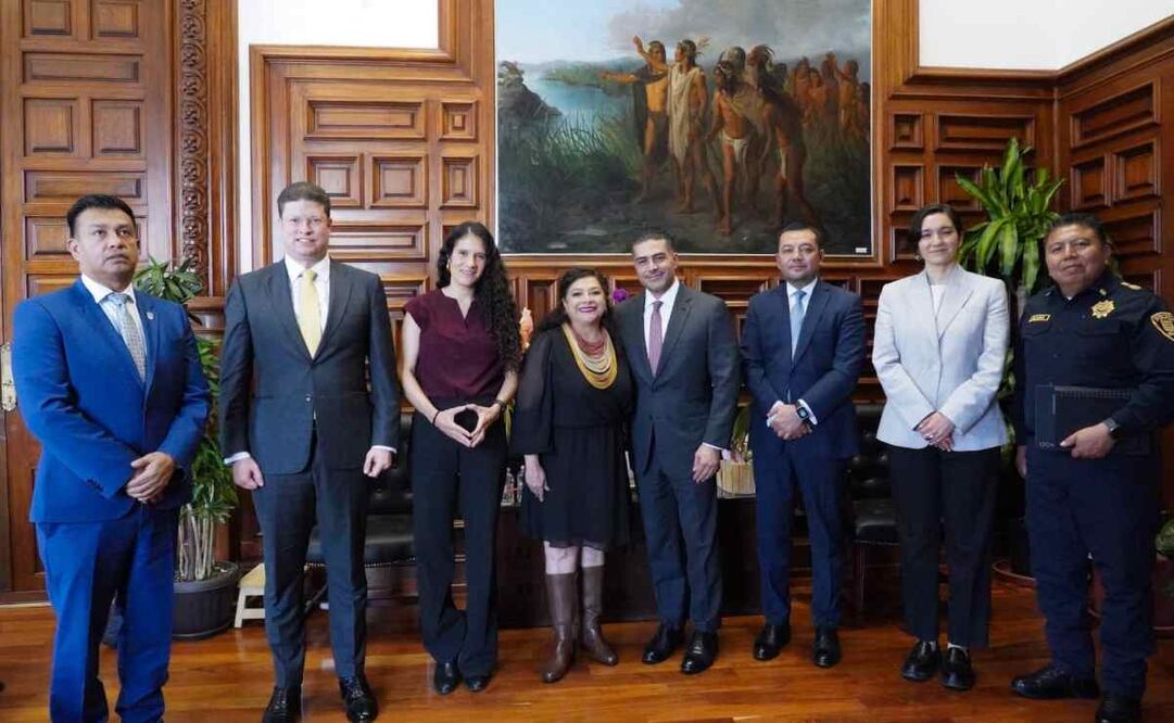 Reunión de Clara Brugada con Omar García Harfuch para abordar ruta de trabajo para la seguridad de cara al Mundial del futbol 2026  / Foto: Especial