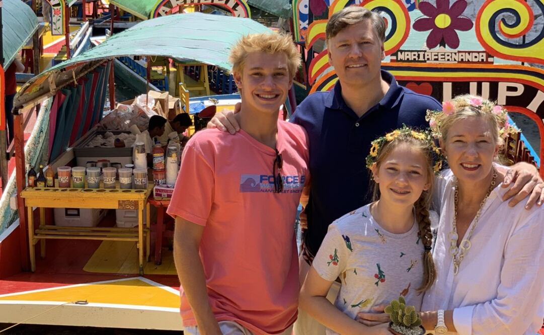 Landau compartió algunas fotografías con su familia durante su primer fin de semana en la capital mexicana / Tomada de Twitter @USAmbMex