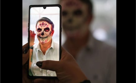 Marcelo Ebrard se transforma en catrín; será invitado de honor en desfile conmemorativo