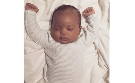 Kardashian publica primera foto de su hijo Saint West