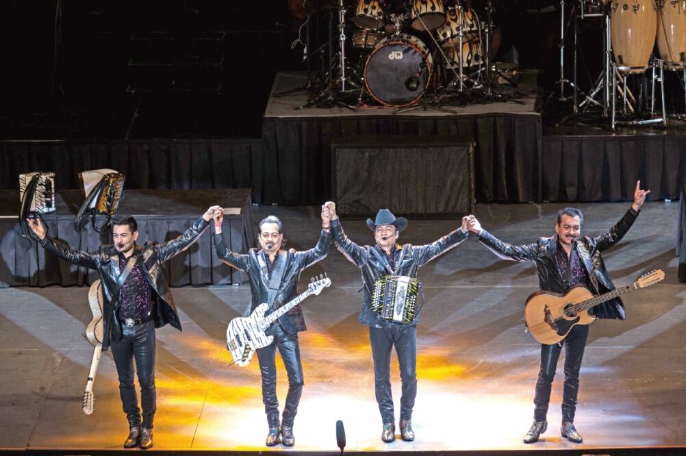 La agrupación cantó para 10 mil asistentes por casi tres horas en la primera fecha de dos en el recinto (ARCHIVO EL UNIVERSAL)