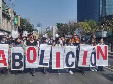 Organizaciones contra el maltrato animal realizan Manifestación Antitaurina en la Glorieta de los Insurgentes