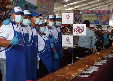 Feria Internacional de la Torta en alcaldía Venustiano Carranza; elaboran mega torta de más de 900 kilos